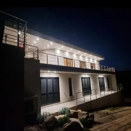 Pinarello Vue Panoramique Piscine Privée Chauffée, à 900m * Zonza