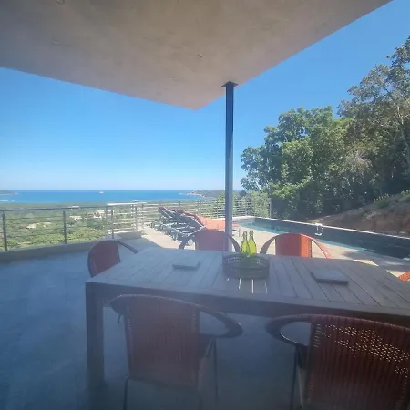 Pinarello Vue Panoramique Piscine Privee Chauffee, A 900m Villa