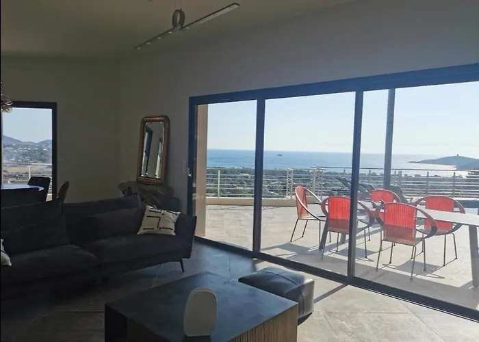 Villa Pinarello Vue Panoramique Piscine Privée Chauffée, à 900m