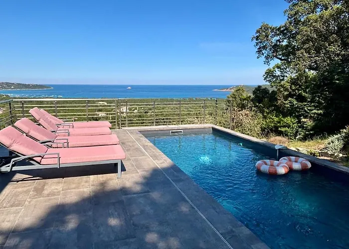 Villa Pinarello Vue Panoramique Piscine Privée Chauffée, à 900m Zonza