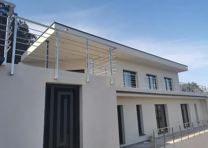 Pinarello Vue Panoramique Piscine Privée Chauffée, à 900m *