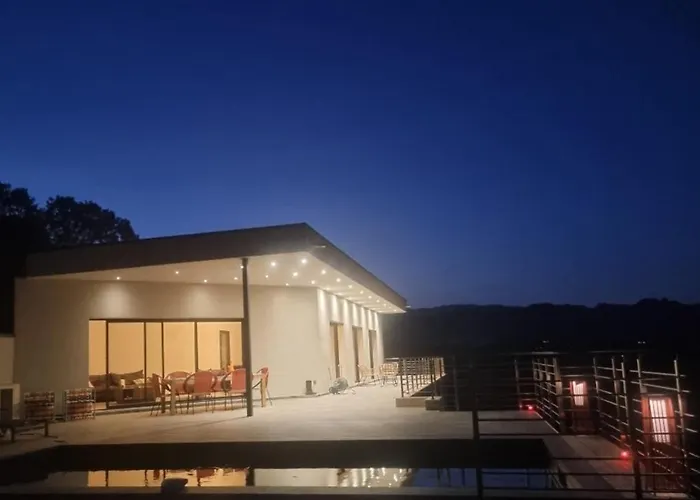 Pinarello Vue Panoramique Piscine Privée Chauffée, à 900m Zonza