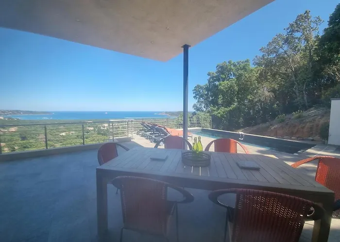 Pinarello Vue Panoramique Piscine Privée Chauffée, à 900m Villa