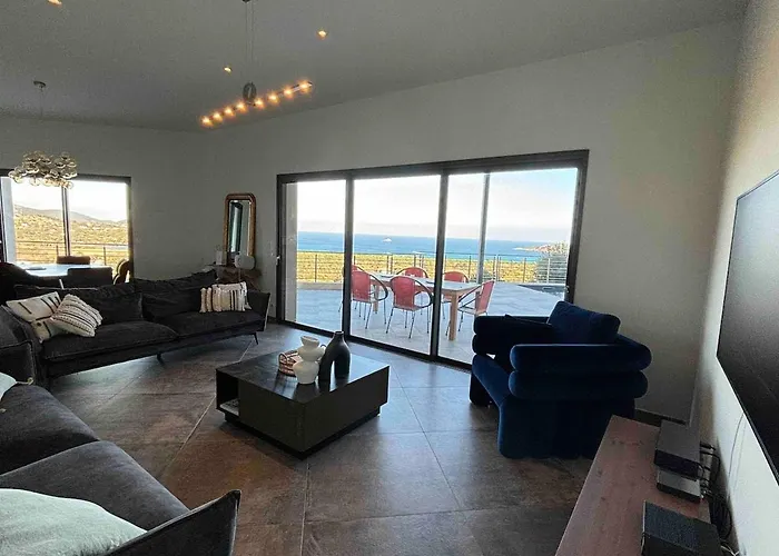 Pinarello Vue Panoramique Piscine Privée Chauffée, à 900m Villa